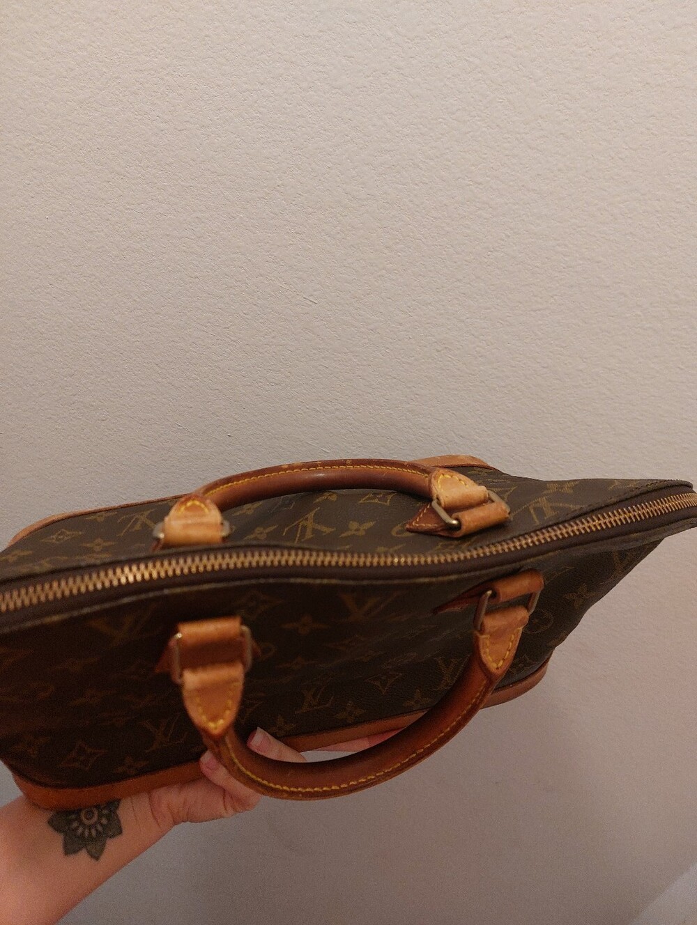 Louis Vuitton Alma Bag Vintage - Picture 9 of 14